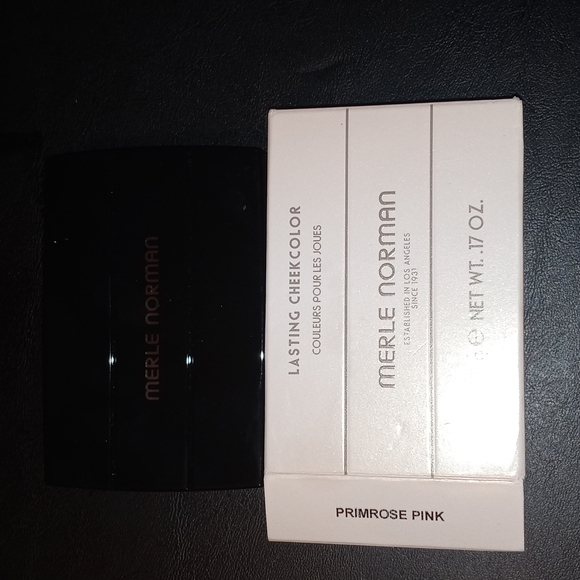 Merle Norman Other - Cheek powder.